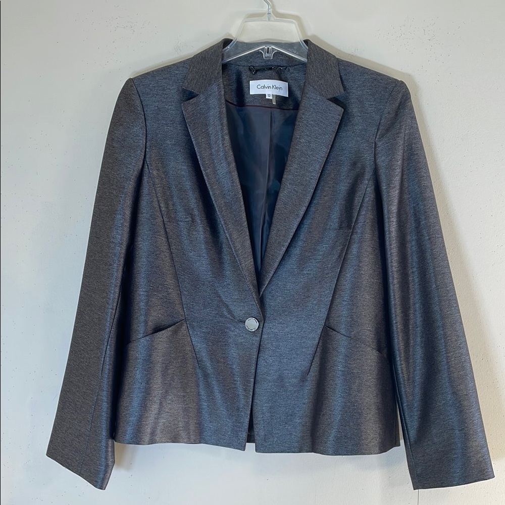NWT. Calvin Klein Collection 12 Shimmer Charcoal One Button Blazer.
